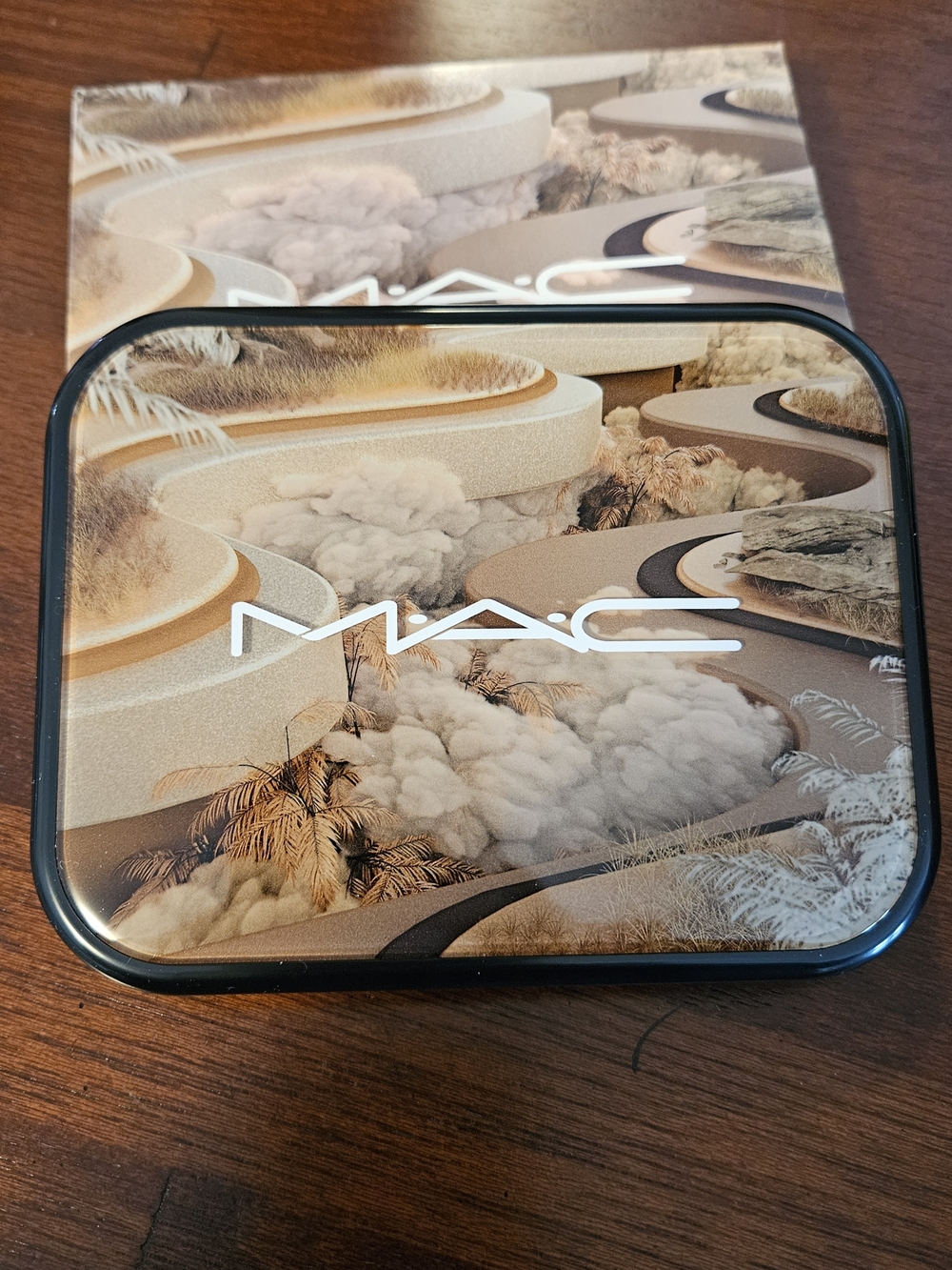 MAC Connect In Colour Eye Shadow Palette - Picture 2 of 3